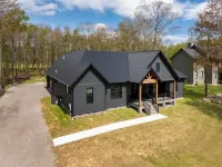 Holiday House by Taylor Made Deep Creek
