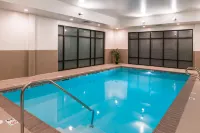 尤金市中心萬怡酒店 - 泳池