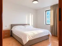 2BR Near Beach  Big Terrace Free Parking