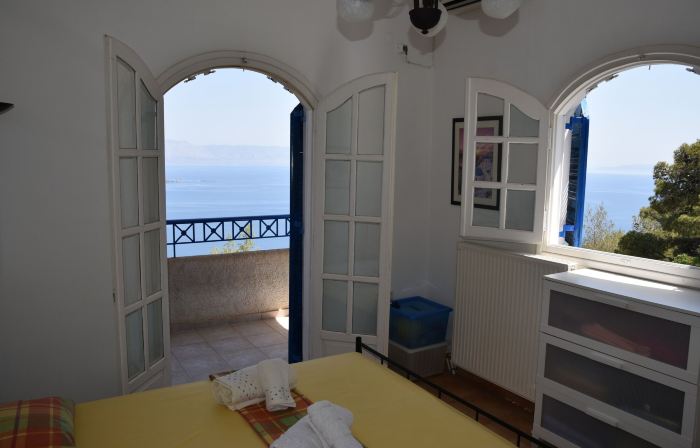 Villa Iokasti (Sea View)
