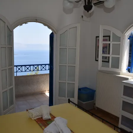 Villa Iokasti (Sea View)