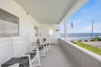 The Breakers Inn - Inns