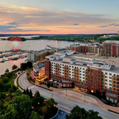 Residence Inn National Harbor Washington, DC Area Отели рядом с достопримечательностью «Станция метро "Брэддок-Роуд"»