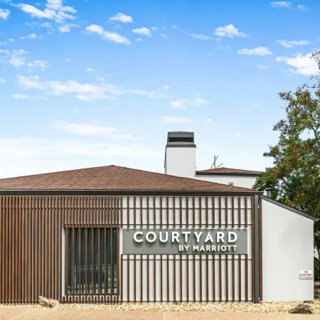 Courtyard Columbus