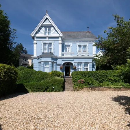 James' Place at Brynawel