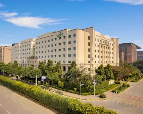 Lemon Tree Hotel, Delhi Airport Hotels near Aerocity