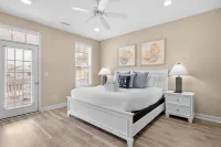 Barefoot Beach-Steps to Beach, Pool, Pet Friendly - Pool
