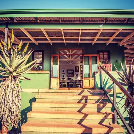 Three Tree Hill Lodge