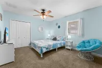 Baileys Bluff Waterfront Escape, Heated Pool near Gulf Island Beaches - 4-Sterne