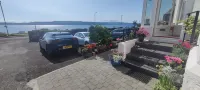 Douglas Park Guest House - parking