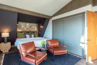 Mountain Retreat Views Sauna Hot Tub Arcade - balcony