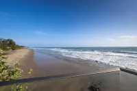 The Earth-Maison Ocean Beach Resort - 2-Star