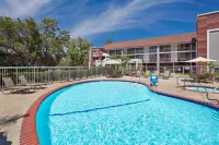 La Quinta Inn & Suites by Wyndham Thousand Oaks-Newbury Park - Pools