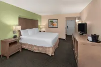 La Quinta Inn & Suites by Wyndham San Antonio Medical Ctr NW - parking