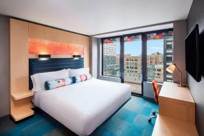 Aloft Long Island City-Manhattan View