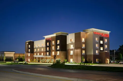 TownePlace Suites Cedar Rapids Marion - parking