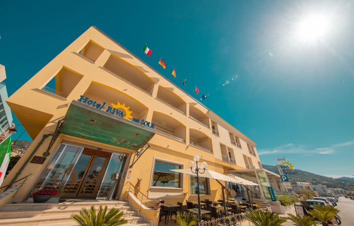 Hotel Riva Del Sole