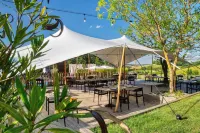 Le Domaine de Baulieu, Singuliers Hotels - breakfast