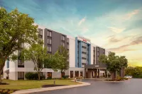 SpringHill Suites Cincinnati North/Forest Park - parking