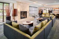 Courtyard by Marriott Ann Arbor - Parkplatz