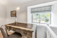 The Nook with Woodfired Hot Tub - 2 estrellas