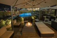 Bakersfield Marriott at the Convention Center - Swimmingpools