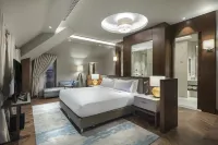 DoubleTree by Hilton Skopje - parking