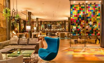 Motel One Köln-Neumarkt