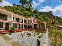 Elevn Stays,Manali - con vista montagne