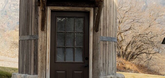 Best Mountain View in Utah. Rustic ranch setting. Hotels in Provo