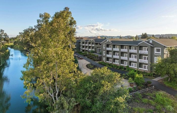 River Terrace Inn