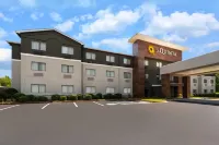 La Quinta Inn & Suites by Wyndham Jackson Airport - Swimmingpools
