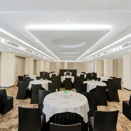 Hrj Sarovar Portico Indore
