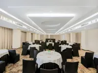 HRJ Sarovar Portico 印多爾 - 早餐