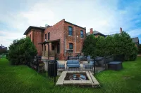 The Cochrane House Luxury Historic Inn - 3-Star