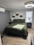Whispering Pines - a Charming 2-bedroom cabin with WiFi, AC in serene Pipestem - Chalets