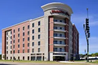 Hampton Inn by Hilton Cedar Falls Downtown - Kæledyr tilladt