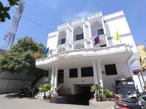 Hotel Theni International