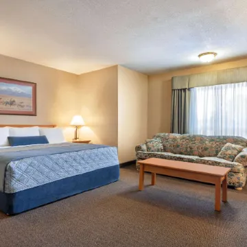 Travelodge by Wyndham Edson 2409079 Alberta Ltd.