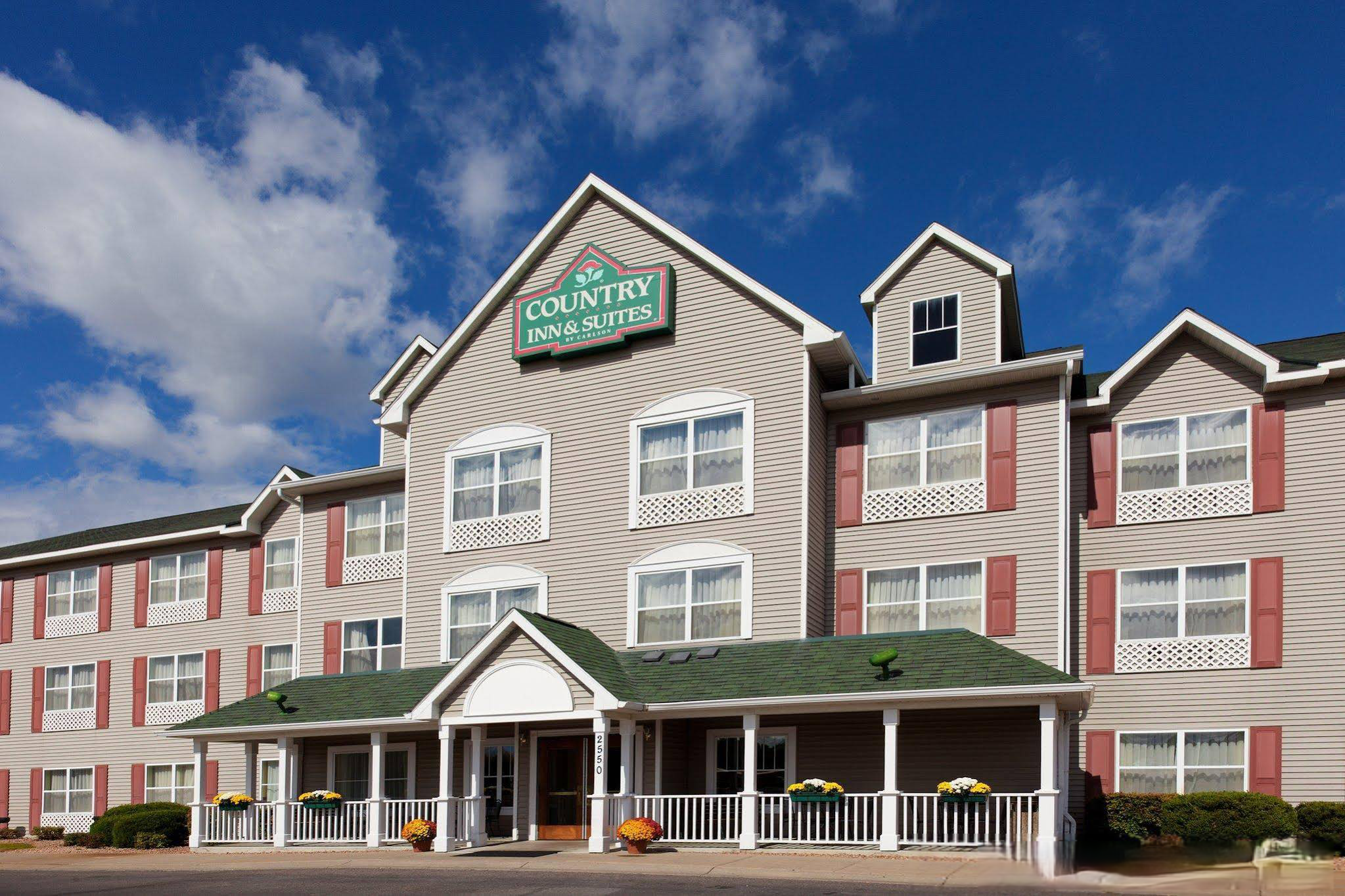 Country Inn & Suites by Radisson, Brooklyn Center, MN