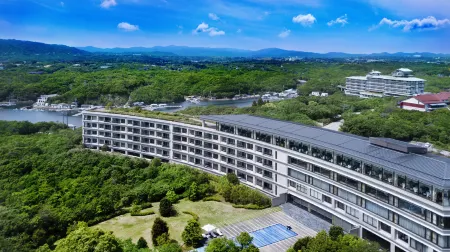 Shima Kanko Hotel the Bay Suites Отели рядом с достопримечательностью «Yokoyama»