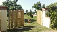 Villa in Lucca Placed in a Residential Area, All Services Nearby - วิลล่า