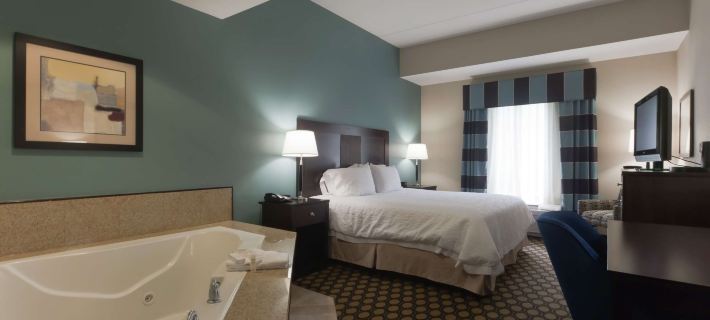 Hampton Inn North Brunswick/New Brunswick Отели в г. Мидлсекс