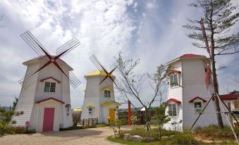 Ganghwado Nuri Pension Jeongdaeun Windmill Village