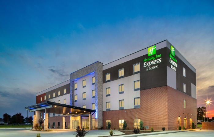 Holiday Inn Express & Suites ST PETERS by IHG