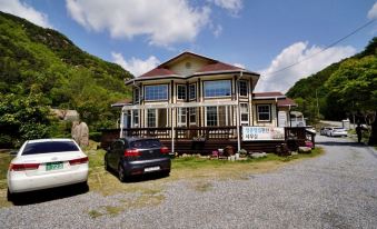 Jecheon Hakhyeon Cheongpung Myeongwol Pension