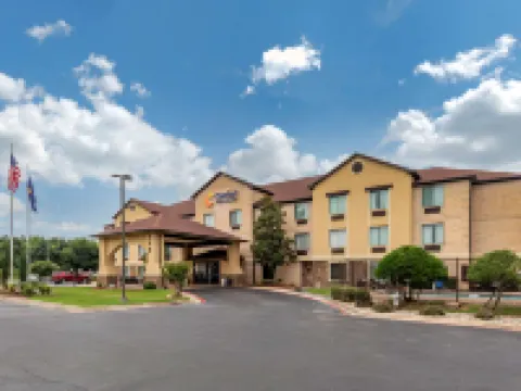 Comfort Inn & Suites Mansfield Hotels in Mansfield