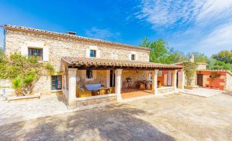 Beautiful Rustic House with a Lot of Charm and Privacy with Pool Near Llubi
