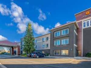 La Quinta Inn & Suites by Wyndham Bakersfield North