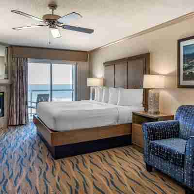 Elizabeth Oceanfront Suites, Ascend Hotel Collection Rooms